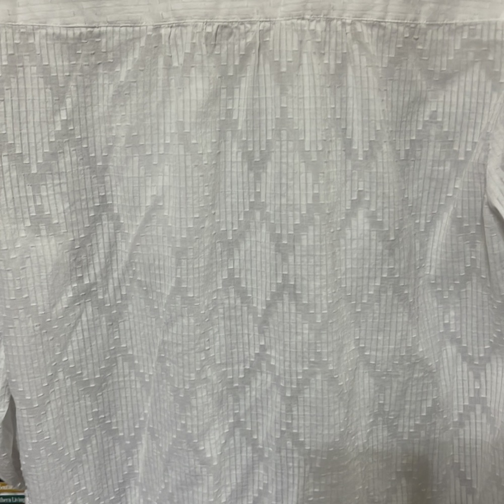 Lightweight white blouse - Picture 4 of 5